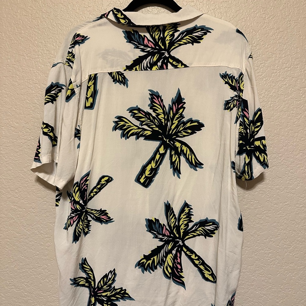 Large Tropical Pattern Button-Down - Picture 1 of 3